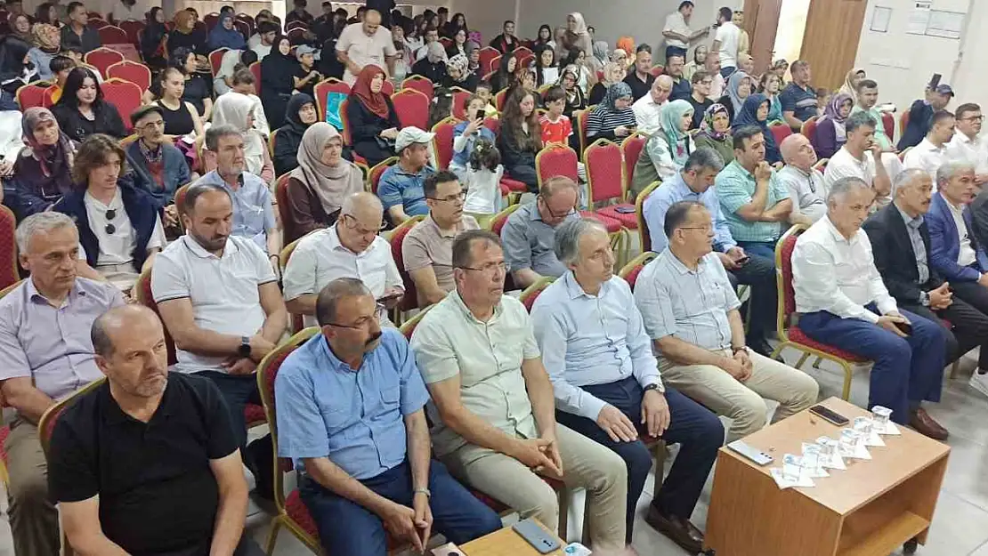 Devrek'te İmam Hatiplilerden mezuniyet sevinci