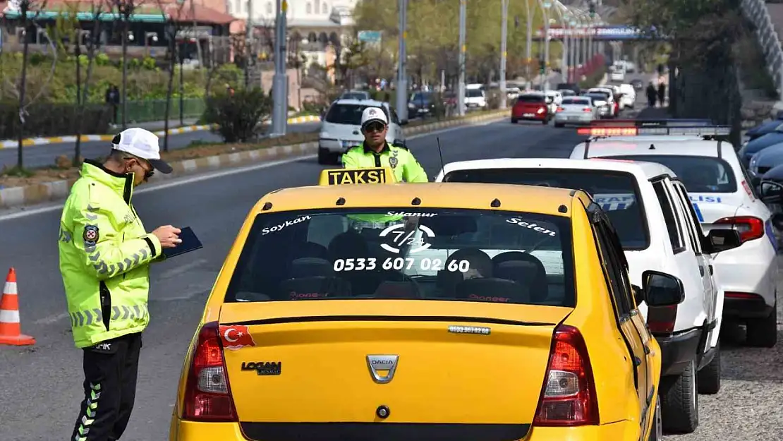 Dronlu bayram denetiminde 12 sürücüye 18 bin lira ceza