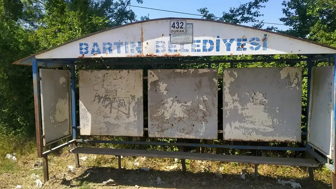 Duraklarda bakım ve onarım çalışması