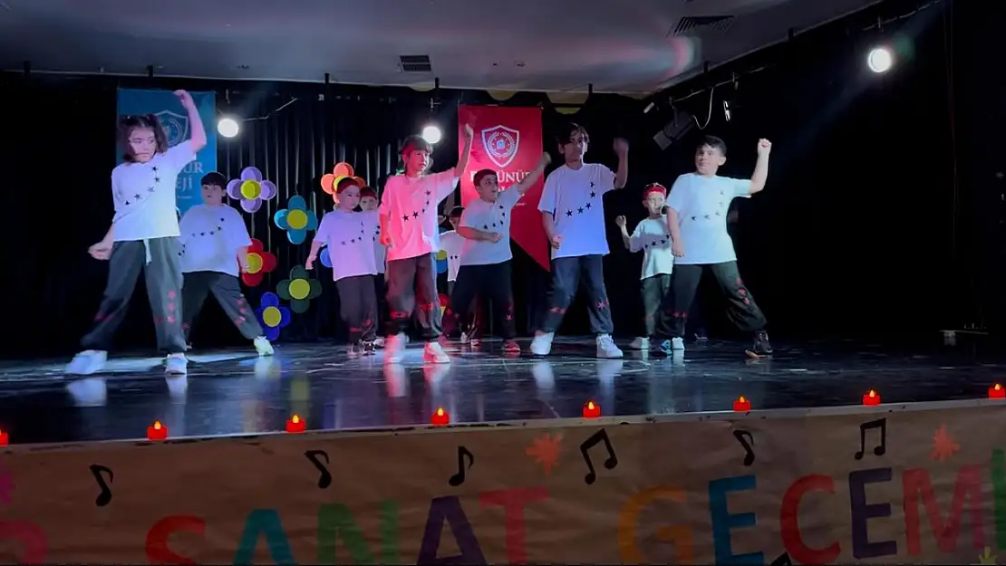 Düşünür Koleji'nden muhteşem bir gece