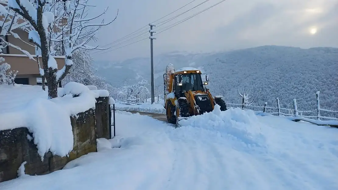 Düzce'de 5 köy yolu ulaşıma kapandı