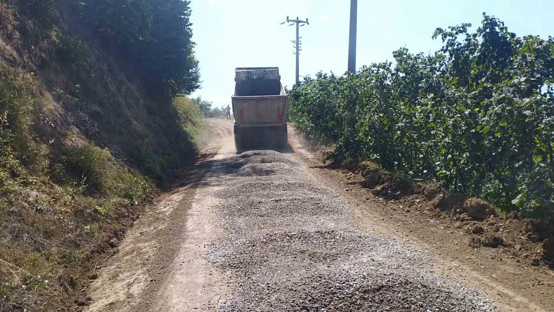 Düzce'de köy yollarında bakım sürüyor