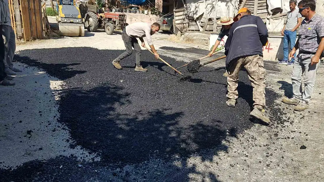 Düzce'de köy yollarında bakım onarım devam ediyor