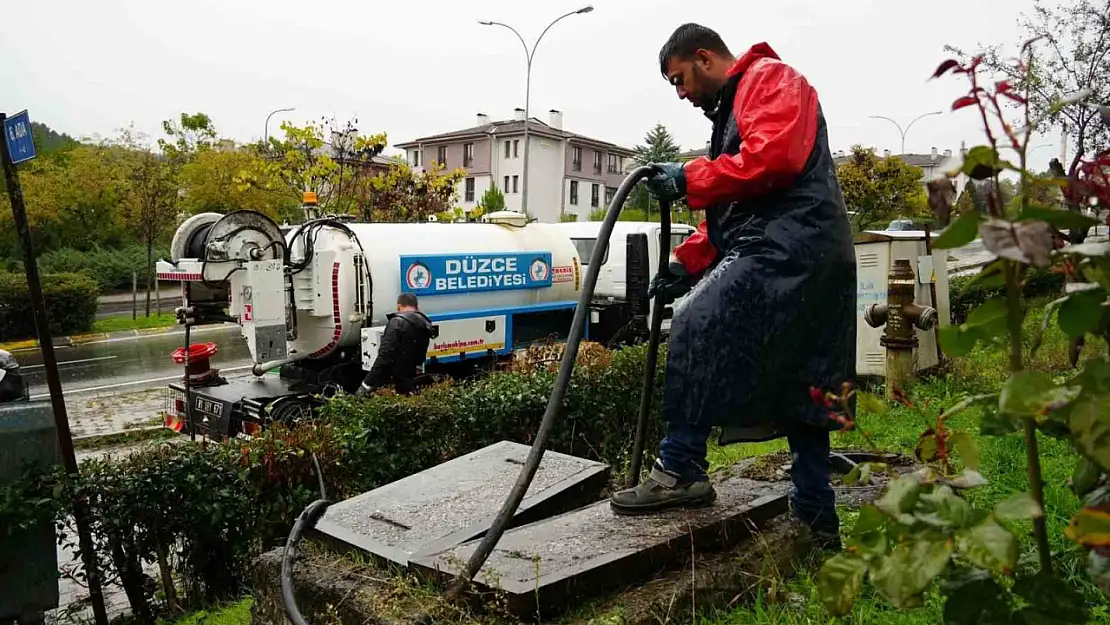 Düzce'de mazgallar temizlendi