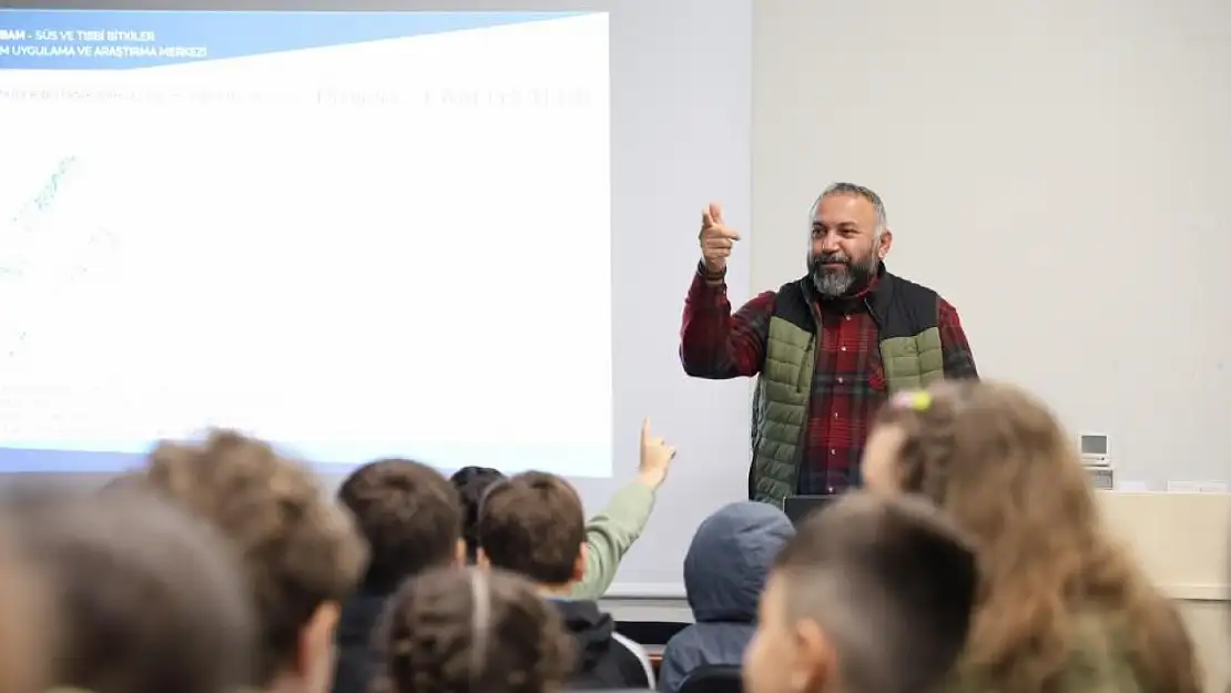 Düzce Üniversitesi sulak alanda bilimsel çalışma yapıyorlar