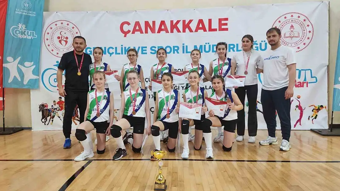 Düzceli voleybolcu kızlar tarih yazdı
