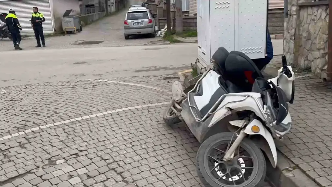 Hırsını motosikletten çıkardı