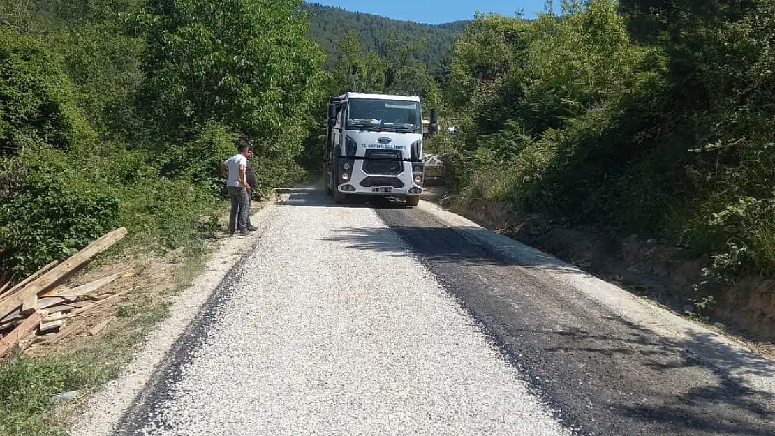 Eldeş Köyü'nde Yol Çalışmaları Tamamlandı