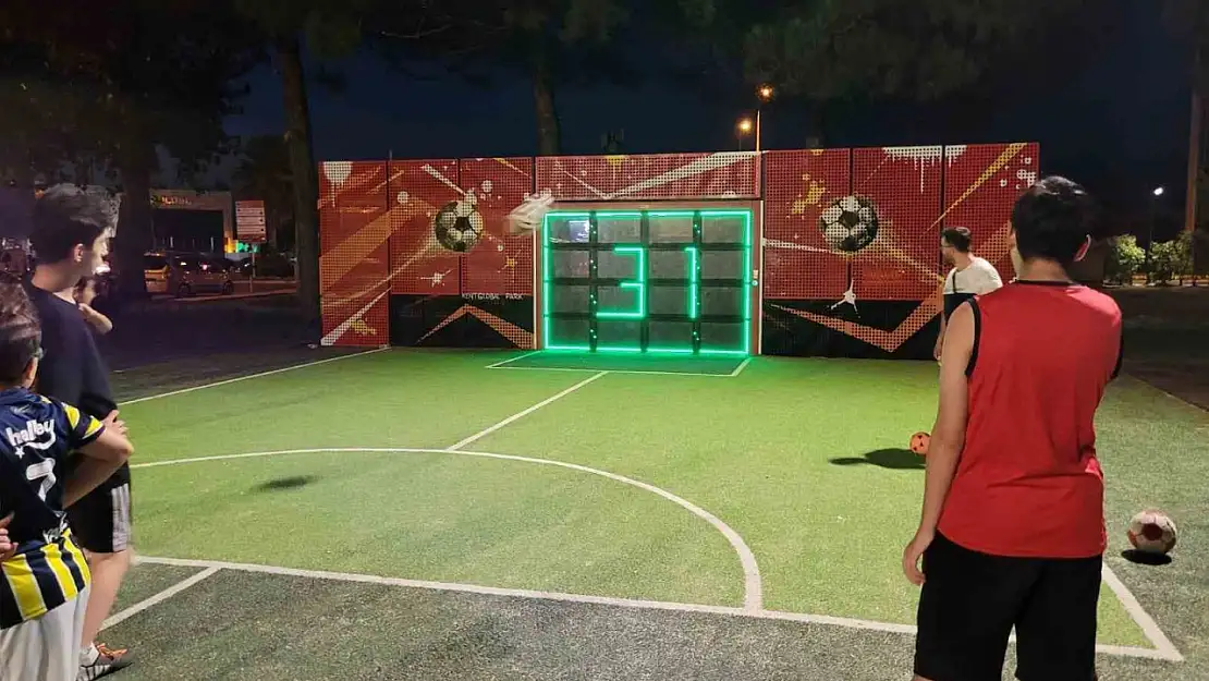 Elektronik futbol kalesine yoğun ilgi