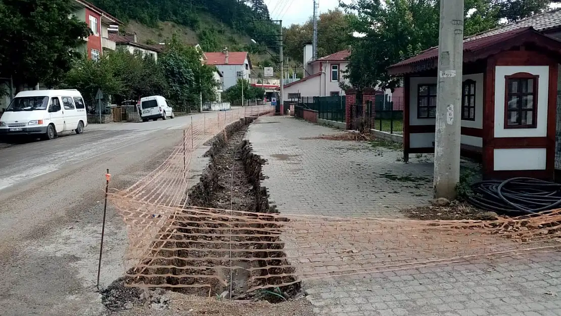 Enerji iletim hattı alt yapı çalışmaları sürüyor