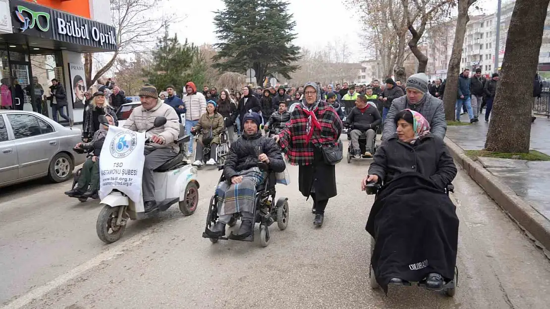 Engelliler Günü'nde farkındalık için yürüdüler