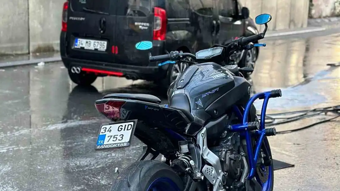 Esenler'de 500 bin liralık motosikleti çalan hırsızlar kamerada