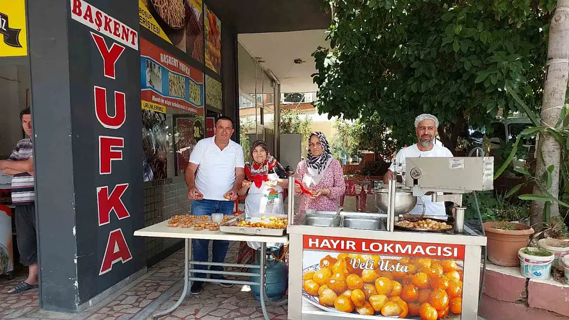 EYT'den emekli oldu, ilk maaşıyla lokma tatlısı dağıttı