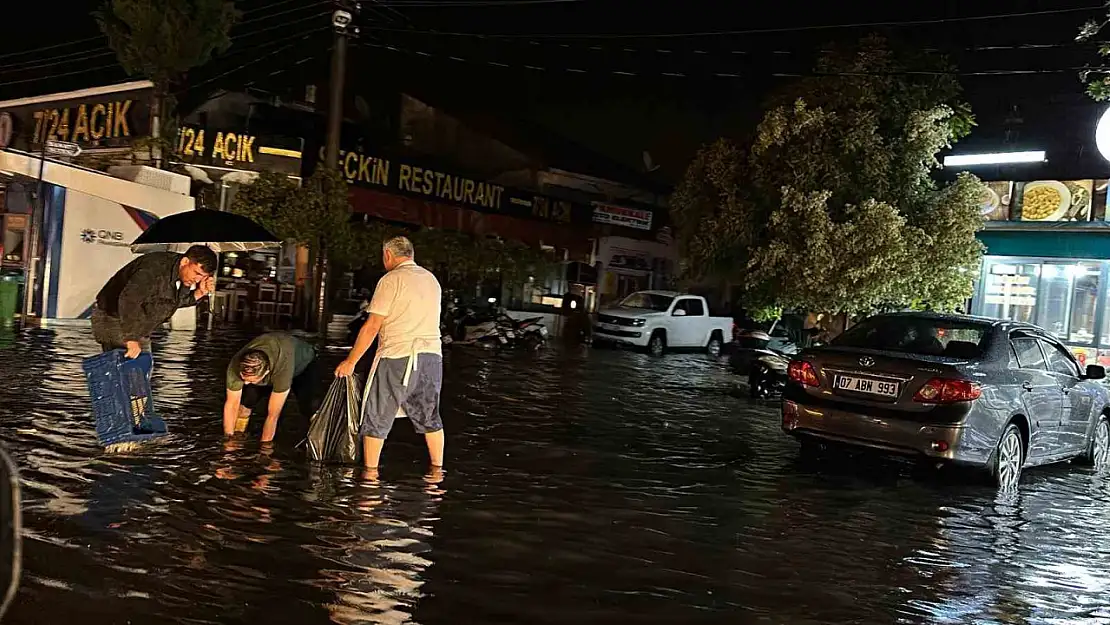 Fethiye'de kuvvetli yağış etkili oldu