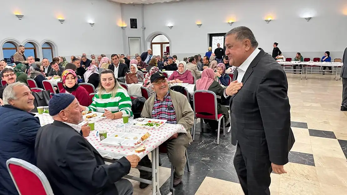 Fırıncıoğlu emekli personel ile bir araya geldi