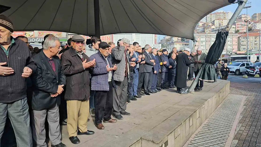 Fırtınada batan Kafkametler'in mürettebatına gıyabi cenaze namazı kılındı