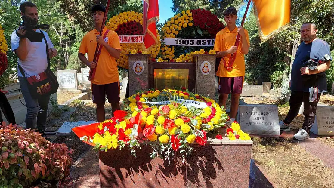 Galatasaray'ın kurucu başkanı Ali Sami Yen kabri başında anıldı