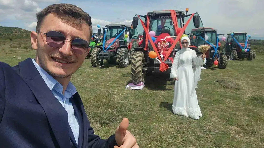 Çiftçi çiftin gelin arabası traktör oldu