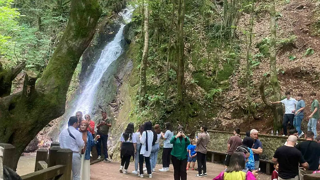 Gençler Düzce'yi gezdi