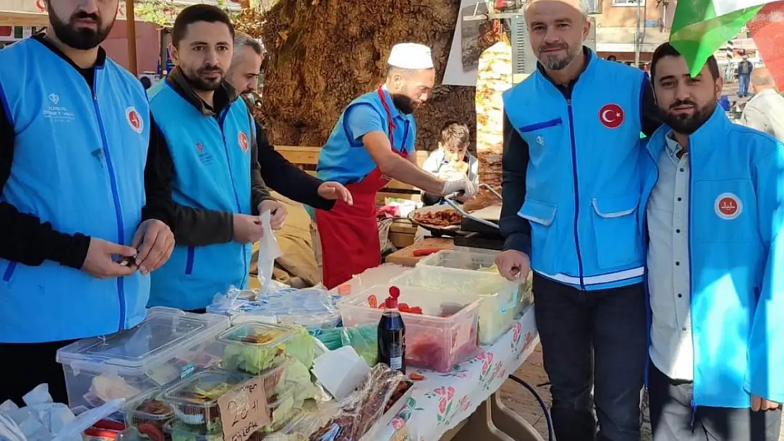 Hayır Çarşısı Hasankadı' da kuruldu