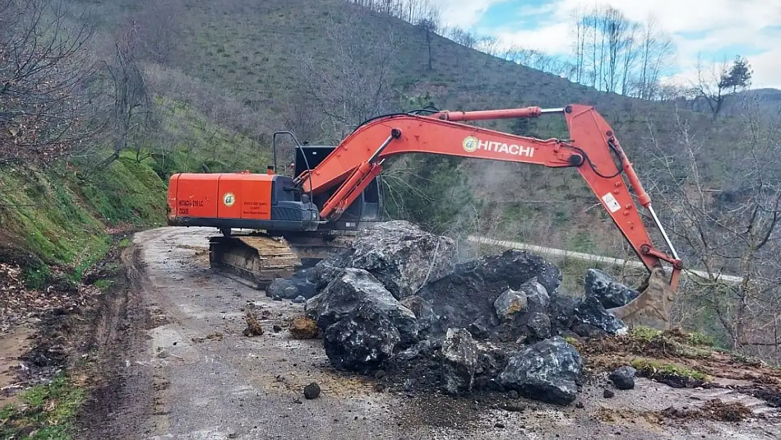 Heyelan sonrası çalışmalar hızla devam ediyor