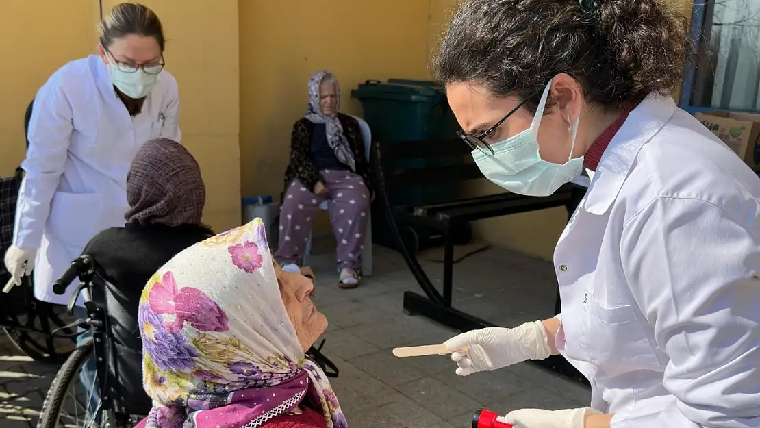 Huzurevi sakinlerine diş taraması yapıldı