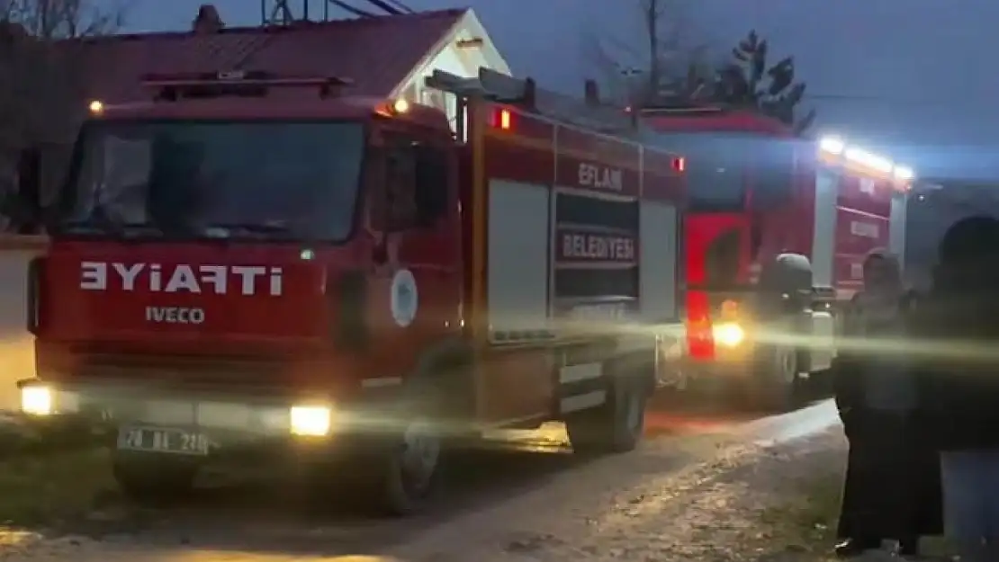 İki katlı evde çıkan yangın söndürüldü