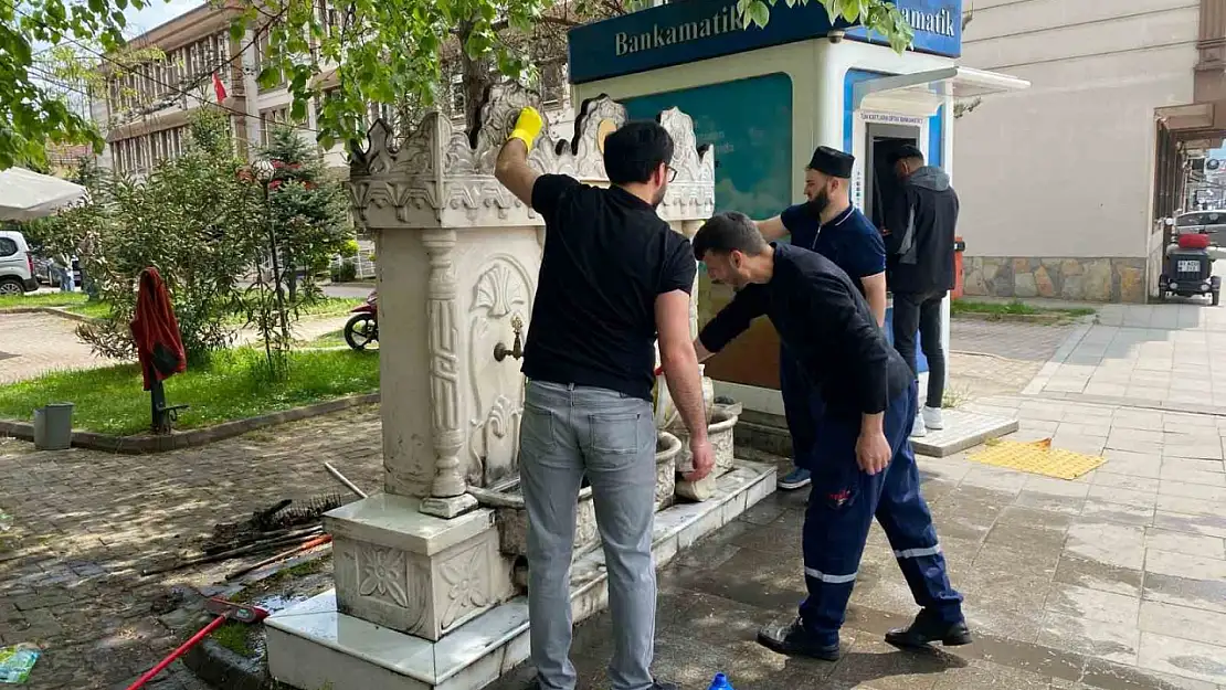 İmamlar pırıl pırıl yaptı