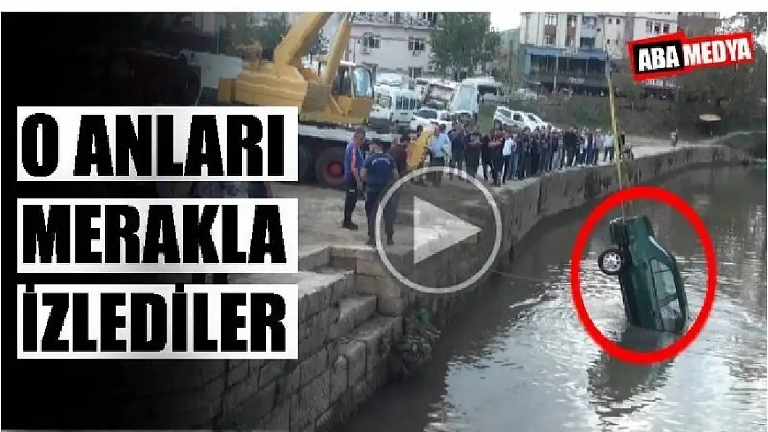 IRMAĞA DÜŞEN OTOMOBİL VİNÇLE ÇIKARILDI! BARTIN