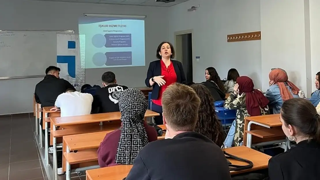 'İş Arama Becerileri' konulu söyleşi gerçekleştirildi