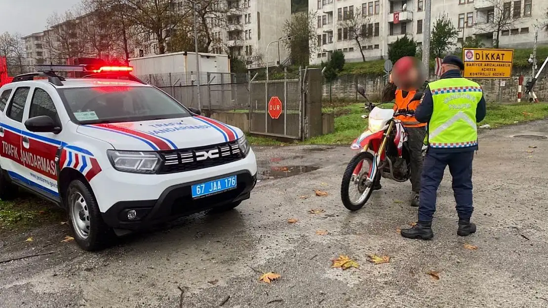 Jandarmadan motosiklet ve bisiklet kullanıcılarına trafik denetimi