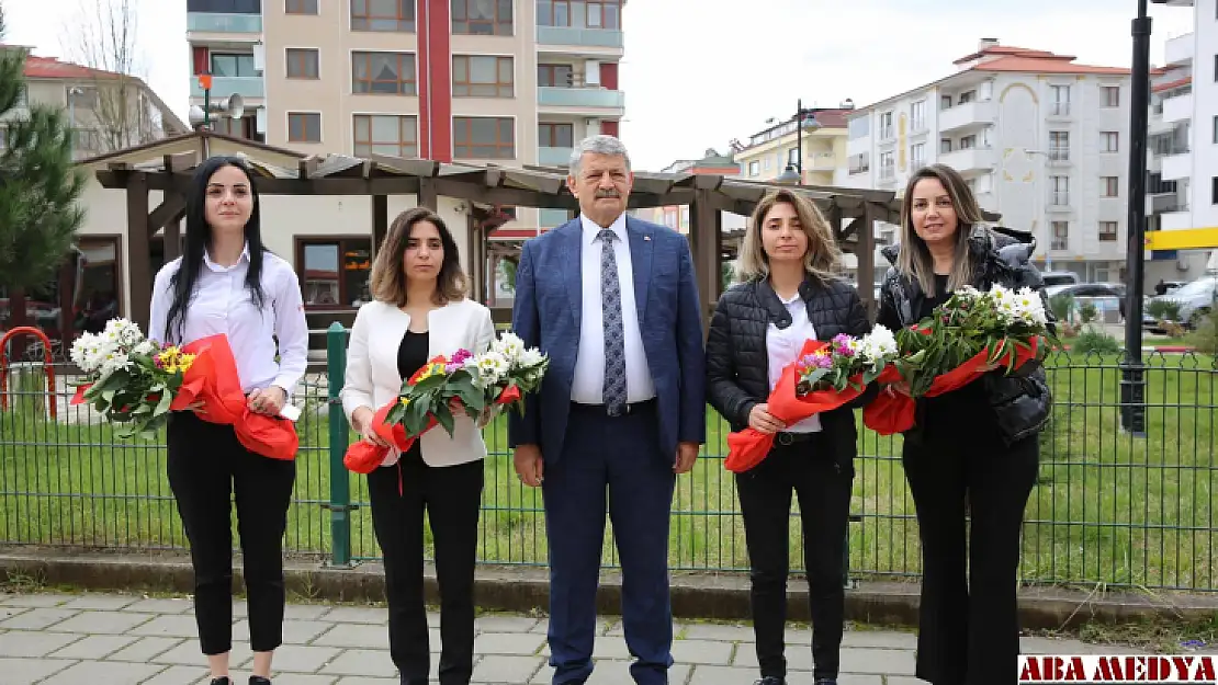 Kadınlar Günü yemeği ve plaket töreni düzenlendi