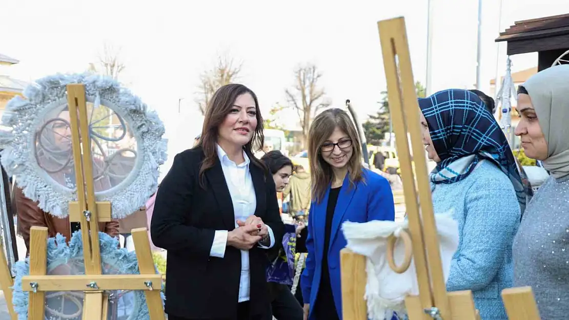 Kadınların el emekleri sergilendi