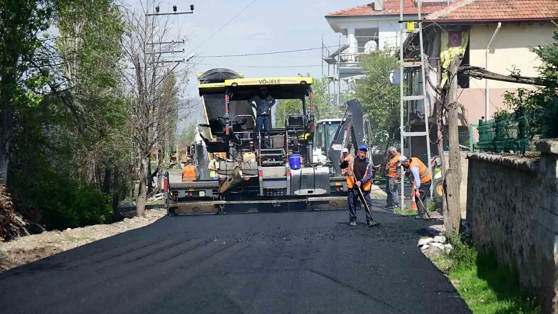 Kahramankazan'da sıcak asfalt çalışmaları sürüyor