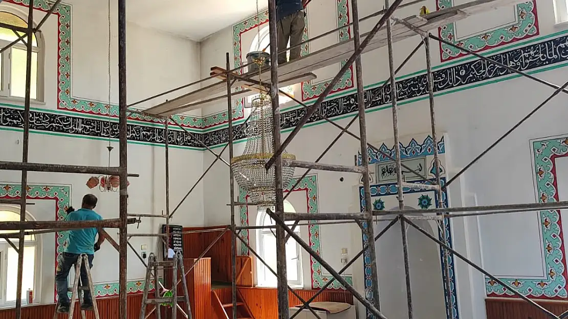 Kaldırım Mahallesi Camii'nde Tadilat Başladı