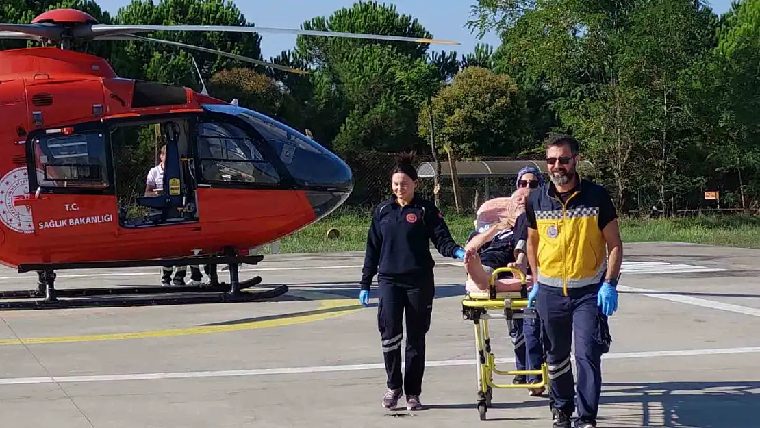 Kalp krizi geçiren yaşlı adamın yardımına ambulans helikopter yetişti