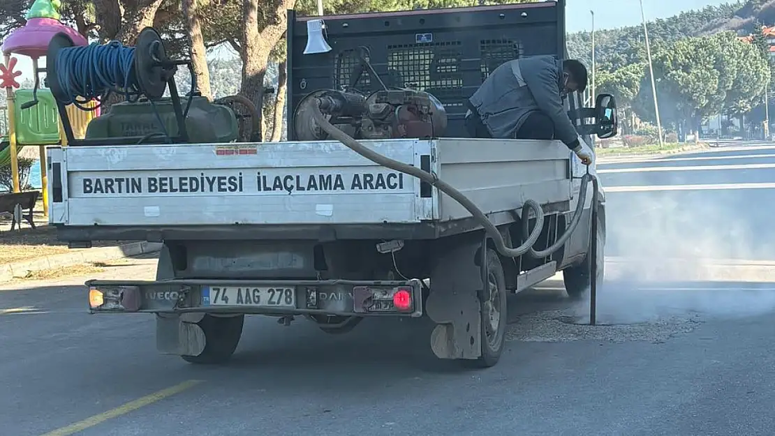 Kanalizasyonlar ilaçlanıyor