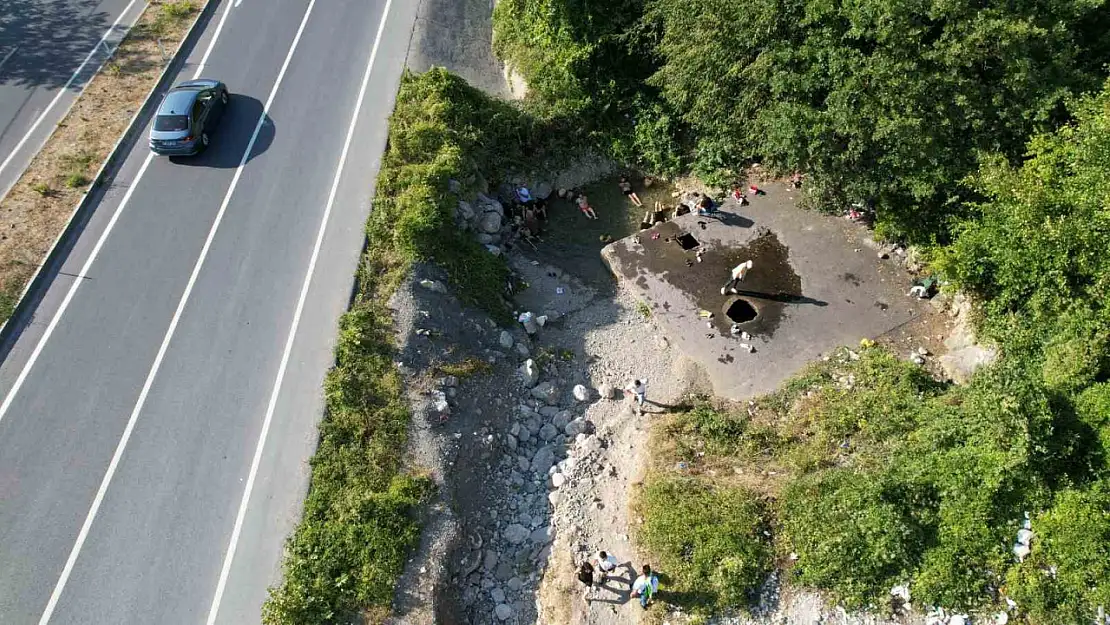 Kara yolunun kenarındaki şifalı kaynağı Ilıksu tesis bekliyor