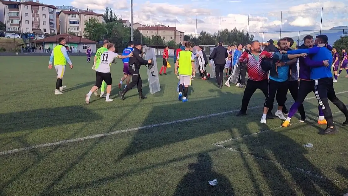 Karabük'te amatör maçta sinirler gerildi