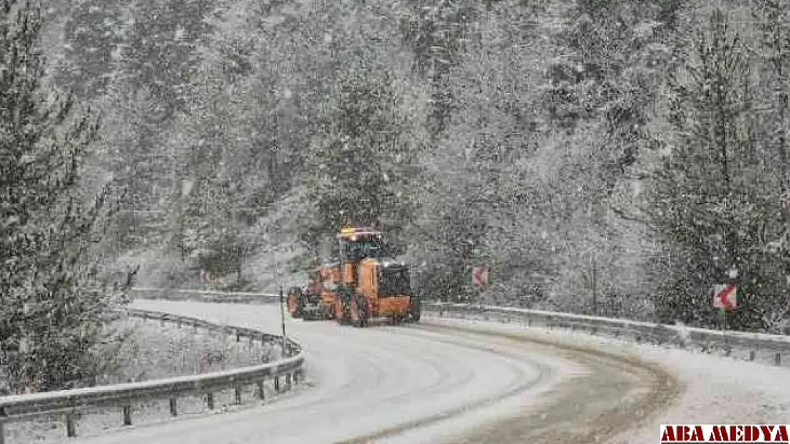 Karabük yolunda kar yağışı