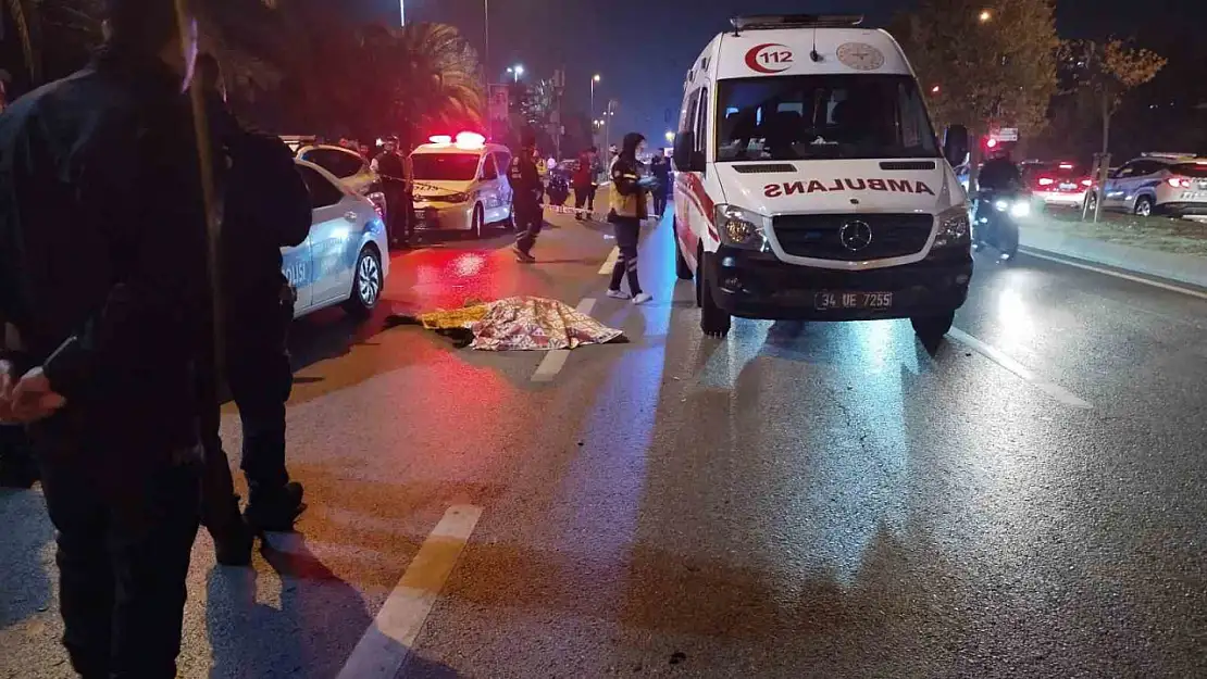 Kartal'da hızını alamayan otomobil yayaya çarptı: 1 ölü