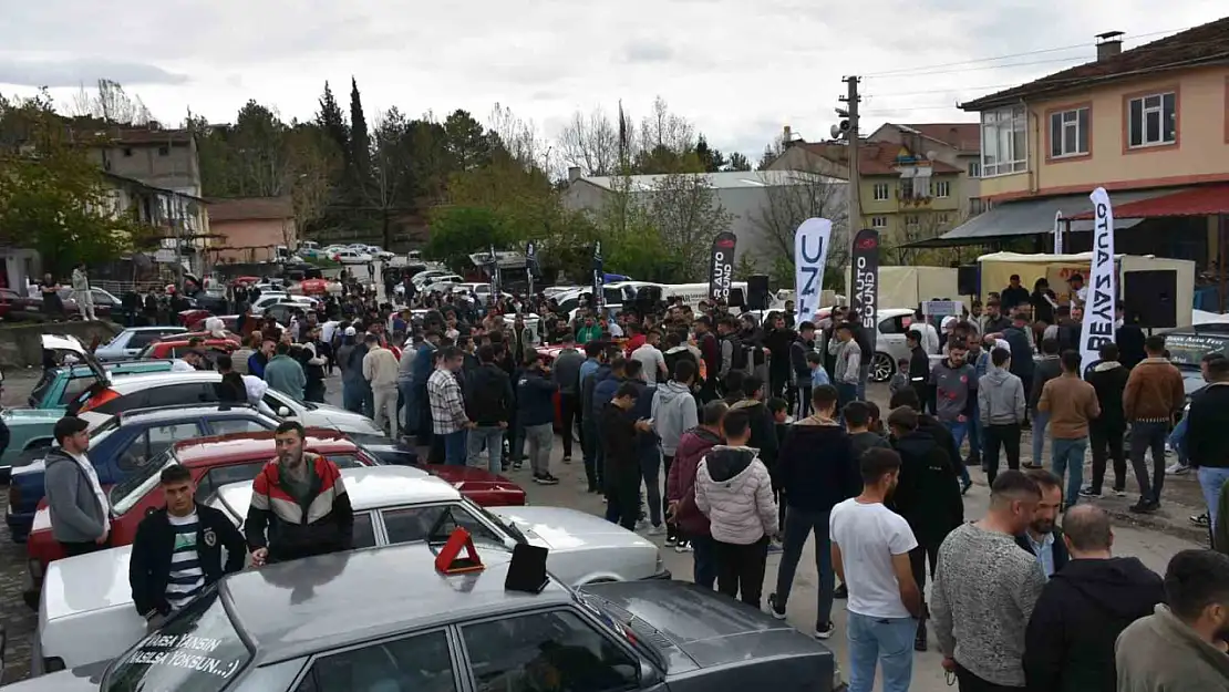 Kastamonu'da 200 modifiyeli aracın sergilendiği fuara yoğun ilgi