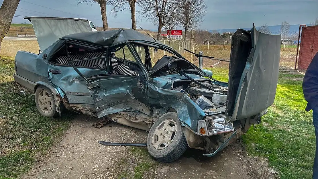 Kastamonu'da iki otomobil çarpıştı: 3 yaralı