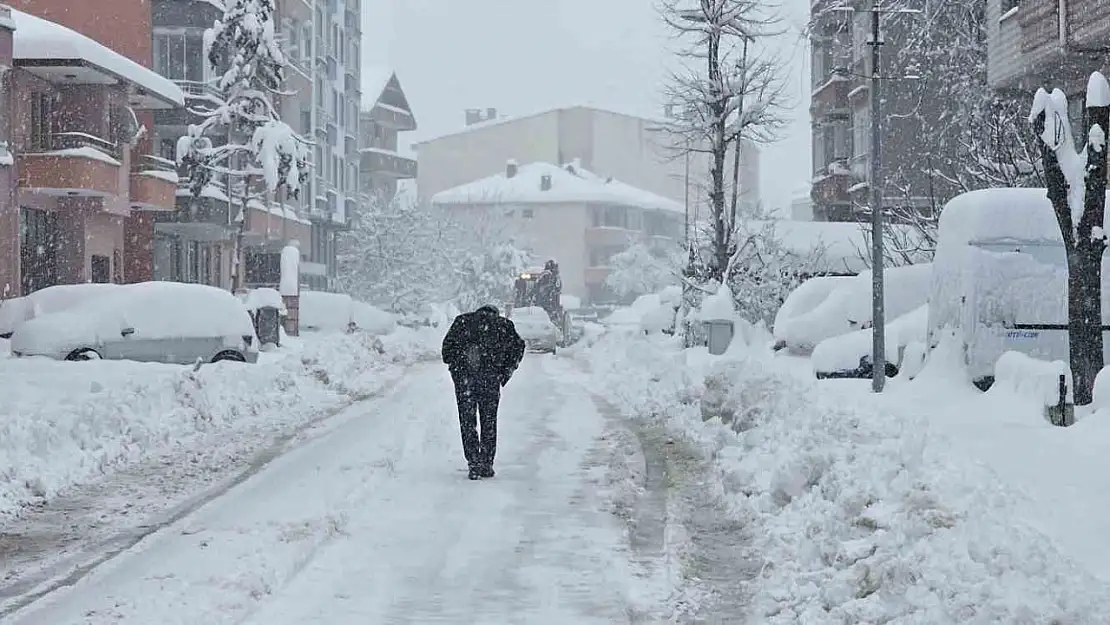 Kastamonu'da kar yağışı etkisini sürdürüyor