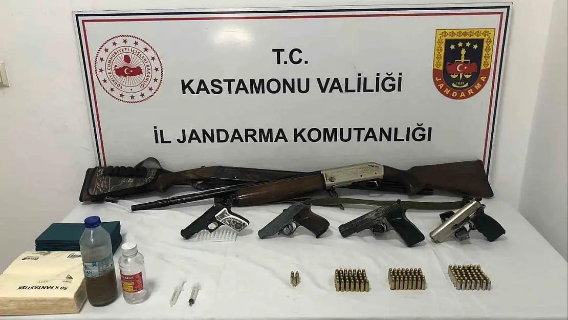 Kastamonu'da silah kaçakçılarına yönelik jandarmadan operasyon: 4 gözaltı