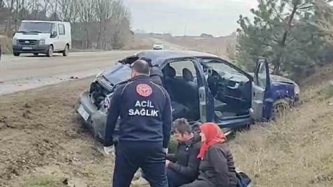 Kastamonu'da takla atan otomobildeki 3 kişi yaralandı