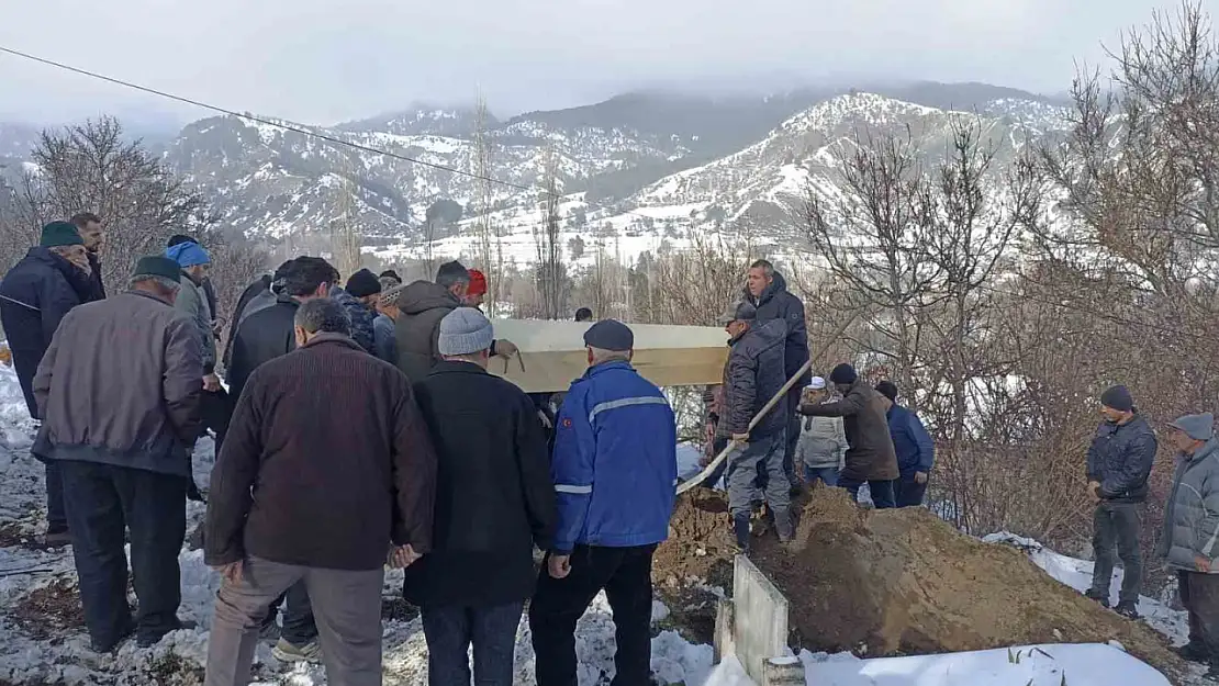 Kastamonu'da yangında hayatını kaybeden baba ile engelli oğlu toprağa verildi