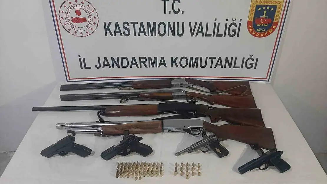 Kastamonu'da yasadışı yollarla temin edilen çok sayıda silah ele geçirildi