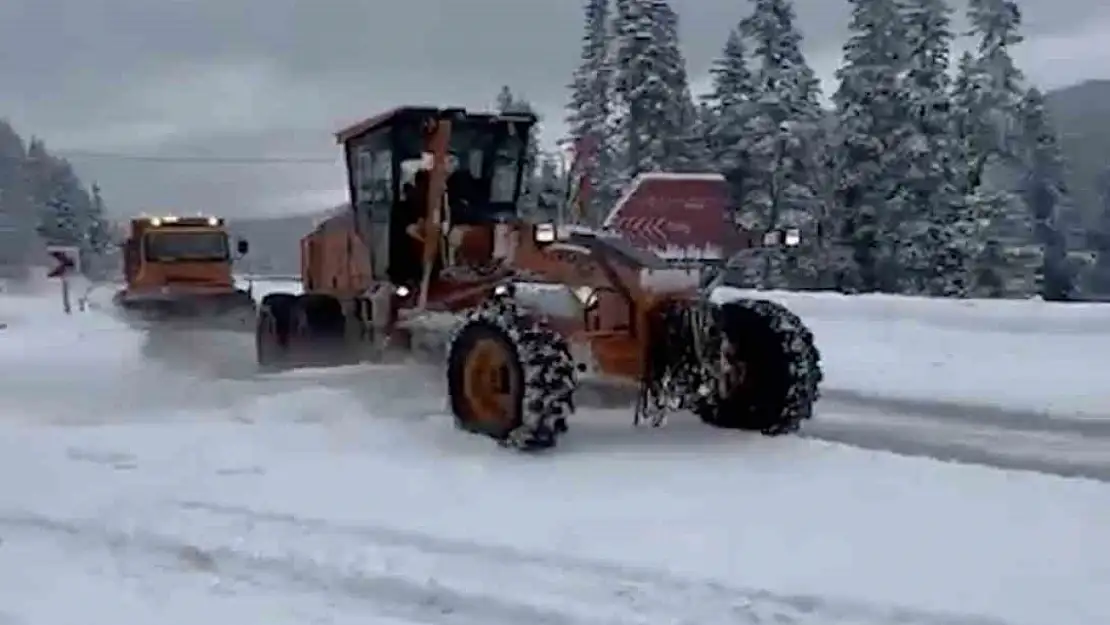 Kastamonu'nun yüksek kesimlerinde kar yağışı etkili oldu