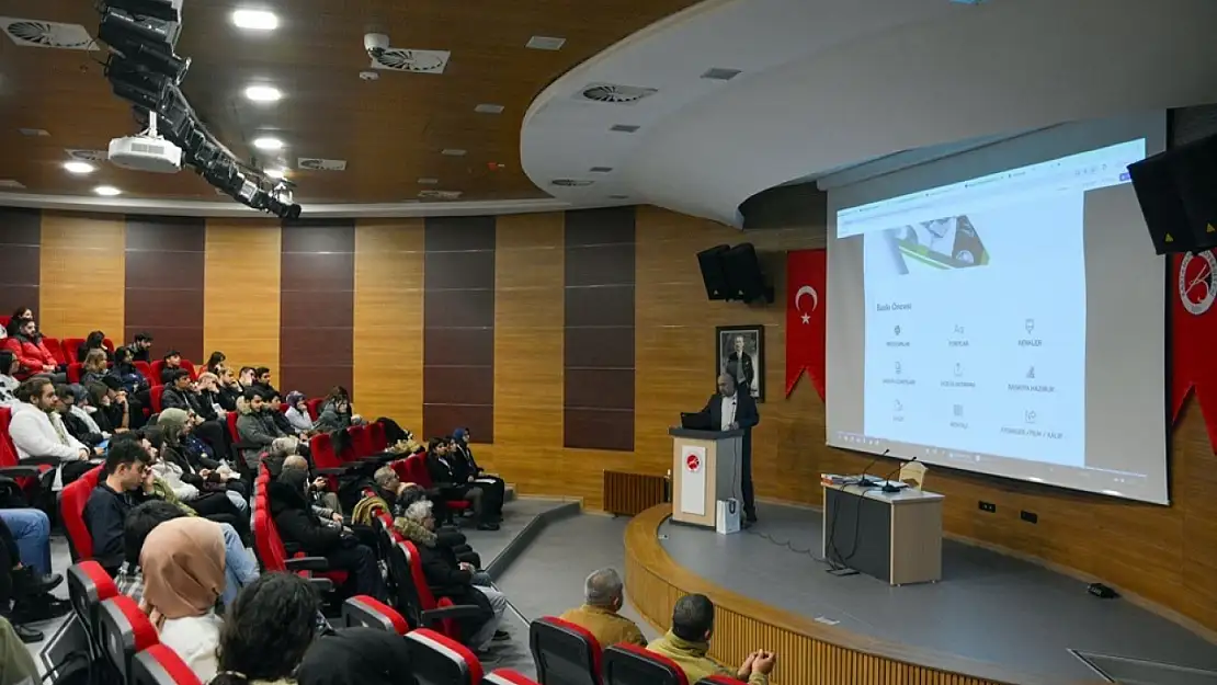 Kastamonu Üniversitesi'nde 'tasarım' söyleşisi